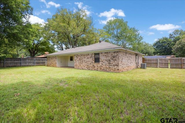 411 Shady Ln, Whitehouse, TX 75791
