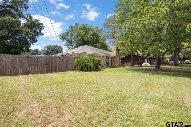 411 Shady Ln, Whitehouse, TX 75791