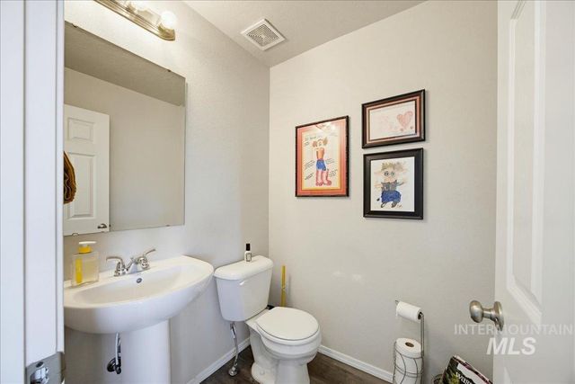 8132 S Red Shine Ave, Boise, ID 83709