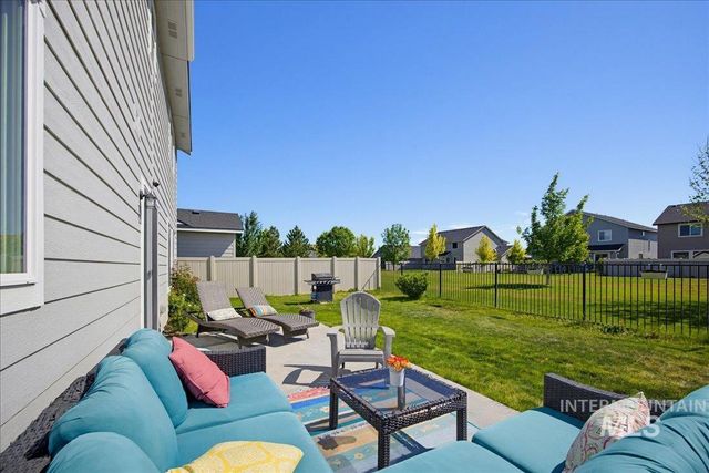 8132 S Red Shine Ave, Boise, ID 83709