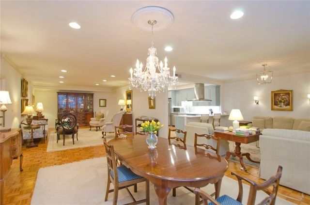 2734 Peachtree Road NW C101, Atlanta, GA 30305