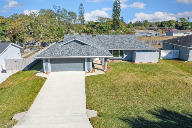 121 SE Lakehurst Drive, Port St. Lucie, Port St Lucie, FL 34983