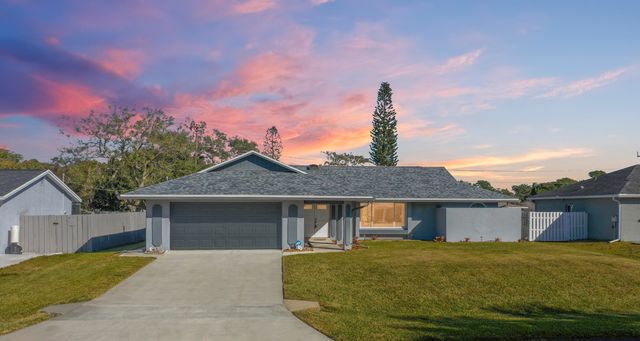 121 SE Lakehurst Drive, Port St. Lucie, Port St Lucie, FL 34983