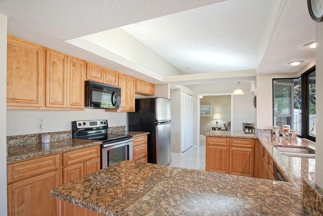 121 SE Lakehurst Drive, Port St. Lucie, Port St Lucie, FL 34983