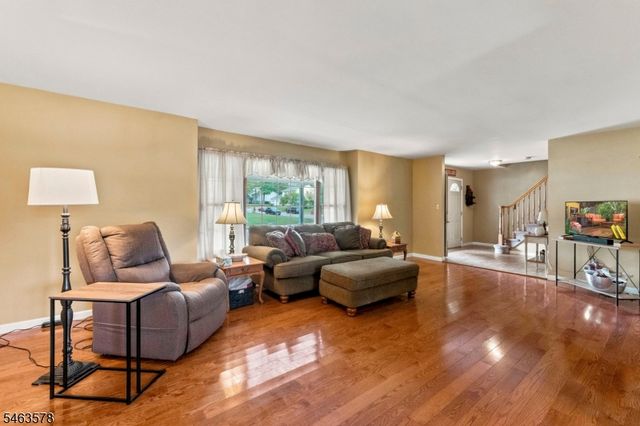46 Meredith Rd, Edison Twp., NJ 08817