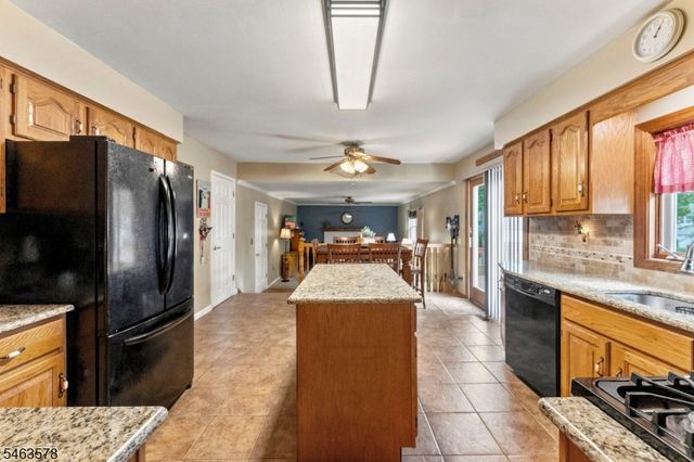 46 Meredith Rd, Edison Twp., NJ 08817