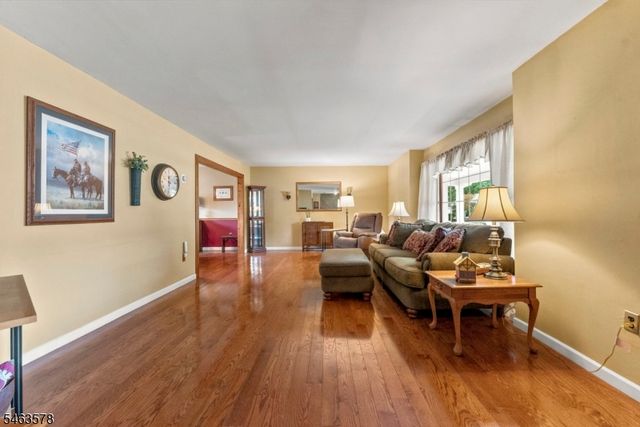46 Meredith Rd, Edison Twp., NJ 08817