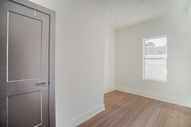 7305 Capitol Street, Houston, TX 77011