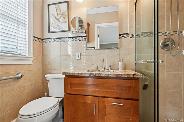 21 Colgate Lane, Woodbury, NY 11797