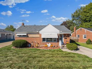 6567 Sterling Court, Garden City, MI 48135