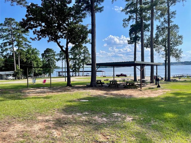 520 Lake Shore Drive, Trinity, TX 75862