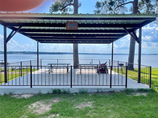 520 Lake Shore Drive, Trinity, TX 75862