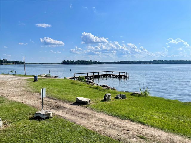 520 Lake Shore Drive, Trinity, TX 75862