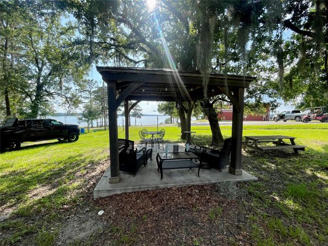 520 Lake Shore Drive, Trinity, TX 75862