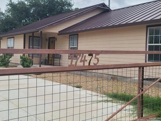 17475 fm 463, Natalia, TX 78059