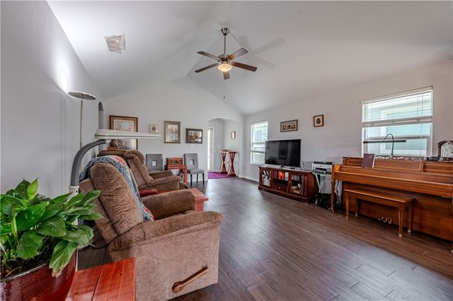3741 WL breeding Dr, Corpus Christi, TX 78414