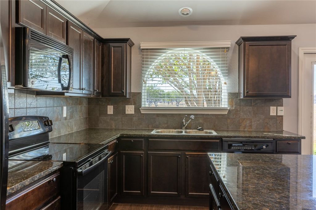 3741 WL breeding Dr, Corpus Christi, TX 78414 — photo 5