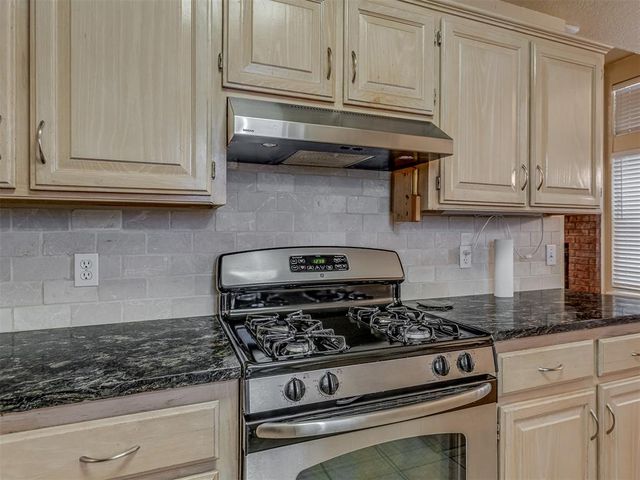 2904 Canyon Oaks Court, Norman, OK 73071