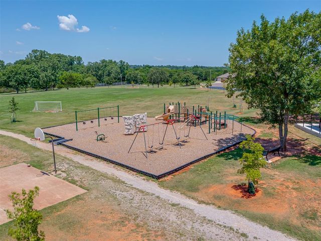 2904 Canyon Oaks Court, Norman, OK 73071