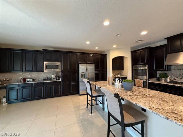 7276 White Bloom Avenue, Las Vegas, NV 89117