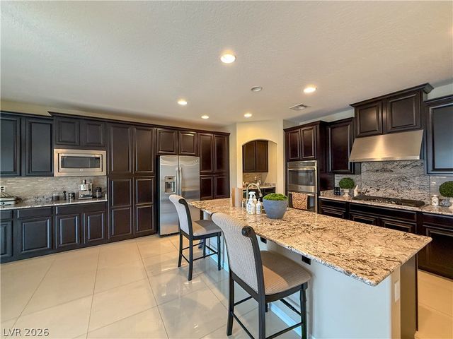 7276 White Bloom Avenue, Las Vegas, NV 89117