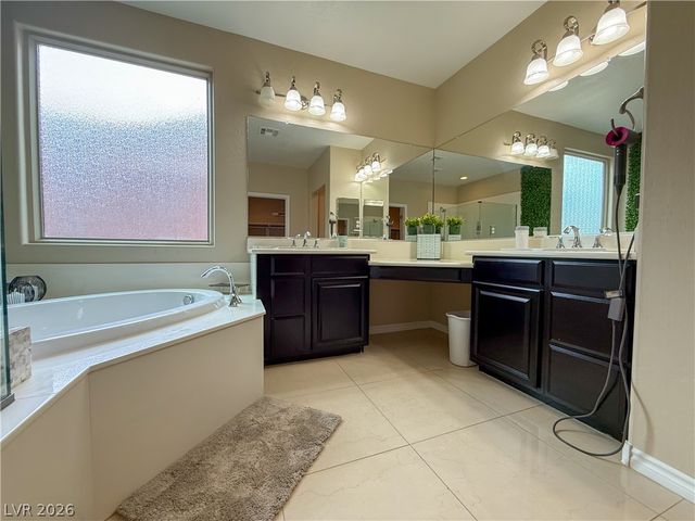 7276 White Bloom Avenue, Las Vegas, NV 89117