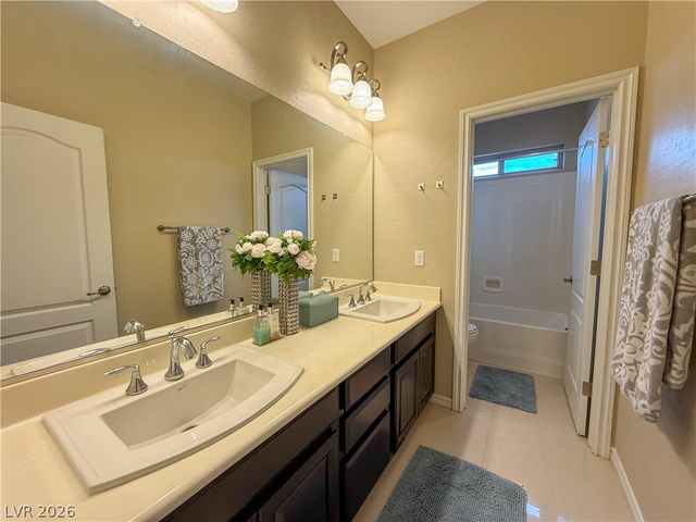 7276 White Bloom Avenue, Las Vegas, NV 89117