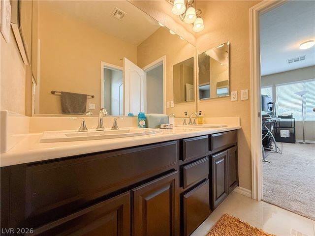 7276 White Bloom Avenue, Las Vegas, NV 89117