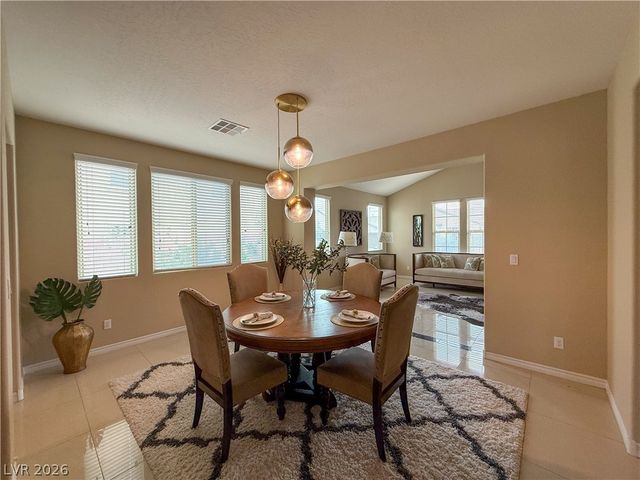 7276 White Bloom Avenue, Las Vegas, NV 89117