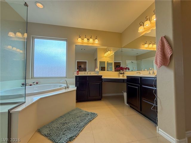 7276 White Bloom Avenue, Las Vegas, NV 89117