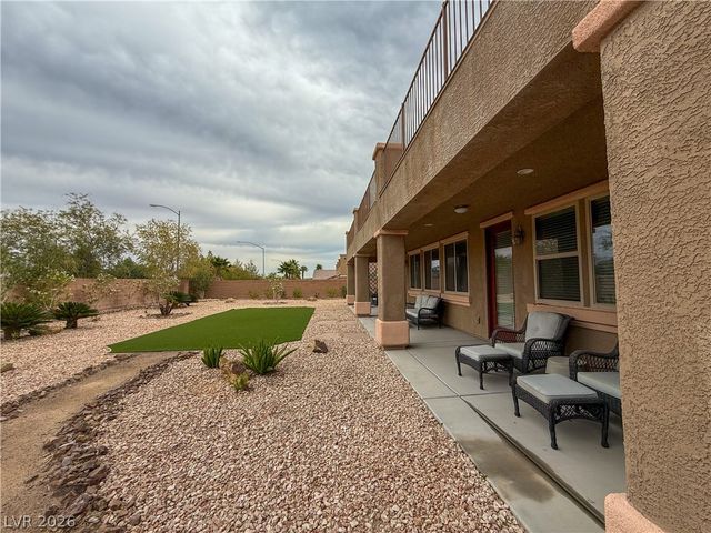 7276 White Bloom Avenue, Las Vegas, NV 89117