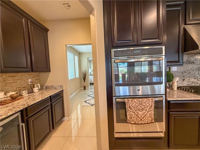 7276 White Bloom Avenue, Las Vegas, NV 89117