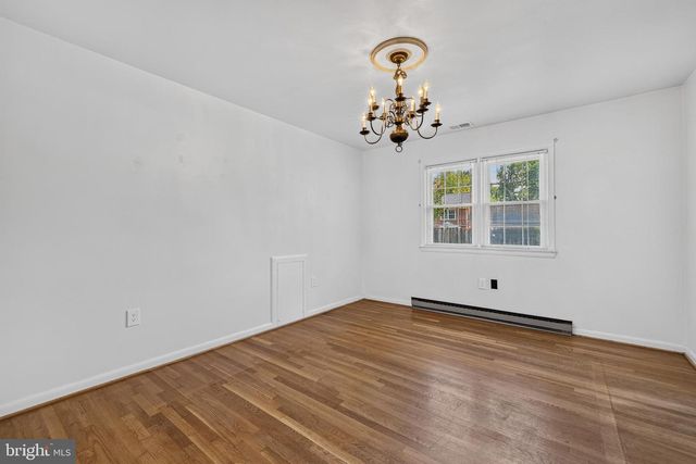 19 HAMILTON TERRACE DR, Hamilton, VA 20158