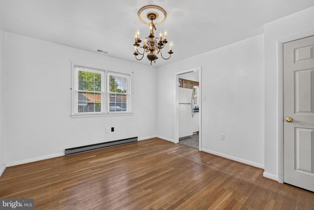 19 HAMILTON TERRACE DR, Hamilton, VA 20158
