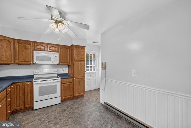 19 HAMILTON TERRACE DR, Hamilton, VA 20158