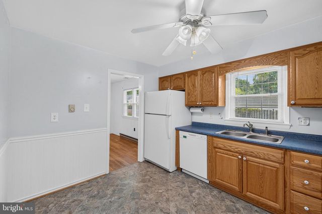 19 HAMILTON TERRACE DR, Hamilton, VA 20158