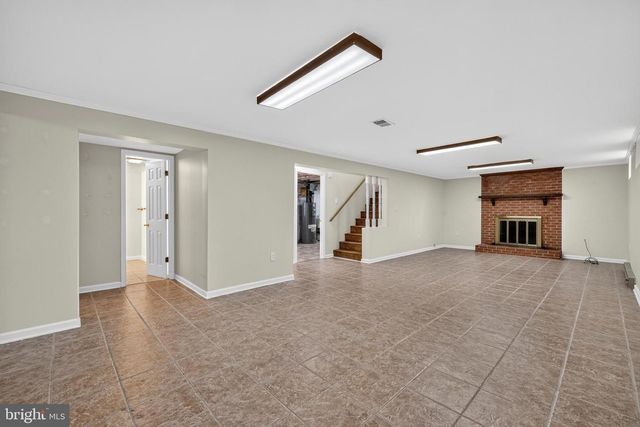 19 HAMILTON TERRACE DR, Hamilton, VA 20158