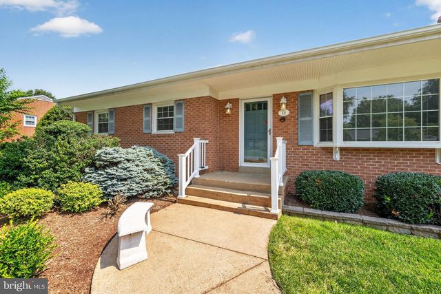 19 HAMILTON TERRACE DR, Hamilton, VA 20158