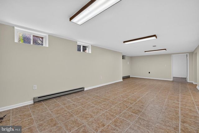 19 HAMILTON TERRACE DR, Hamilton, VA 20158