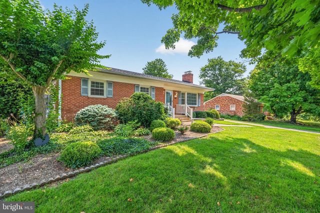 19 HAMILTON TERRACE DR, Hamilton, VA 20158