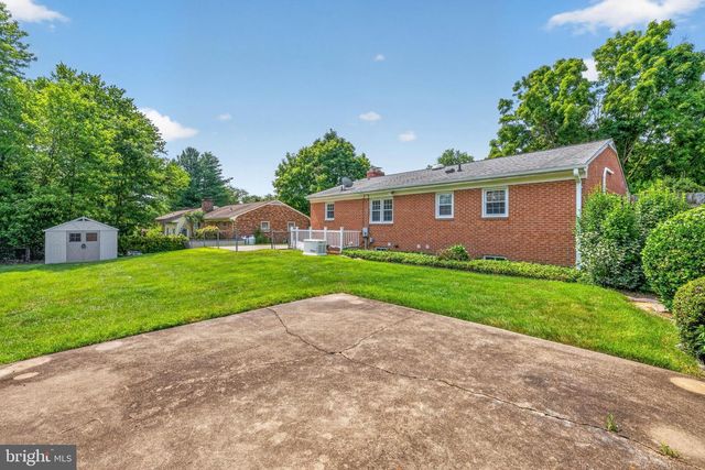 19 HAMILTON TERRACE DR, Hamilton, VA 20158