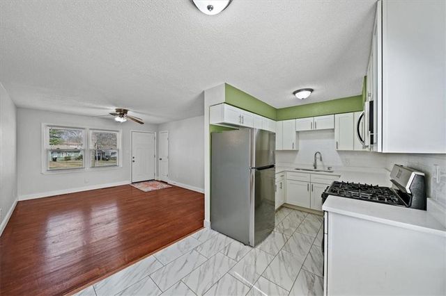 16501 E 3RD Street, Independence, MO 64056