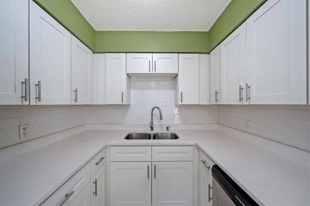 16501 E 3RD Street, Independence, MO 64056