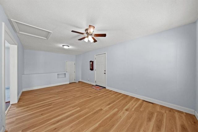 16501 E 3RD Street, Independence, MO 64056