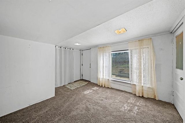 16501 E 3RD Street, Independence, MO 64056