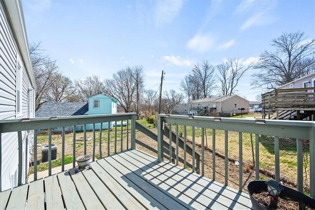 16501 E 3RD Street, Independence, MO 64056