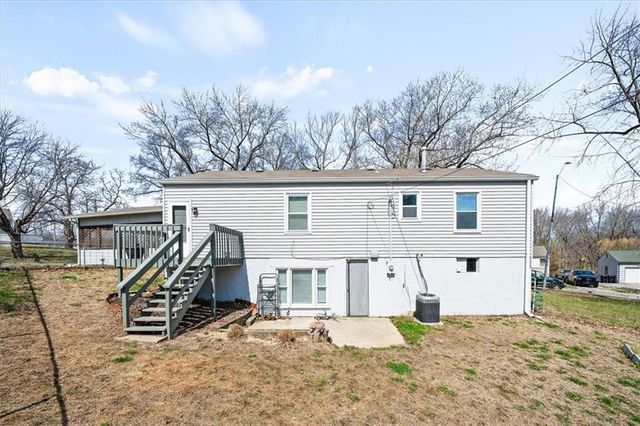 16501 E 3RD Street, Independence, MO 64056