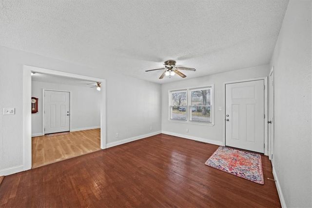 16501 E 3RD Street, Independence, MO 64056