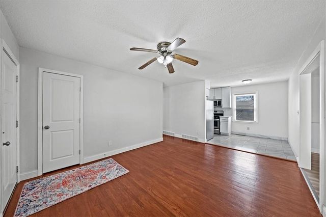 16501 E 3RD Street, Independence, MO 64056