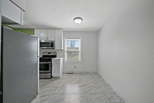 16501 E 3RD Street, Independence, MO 64056
